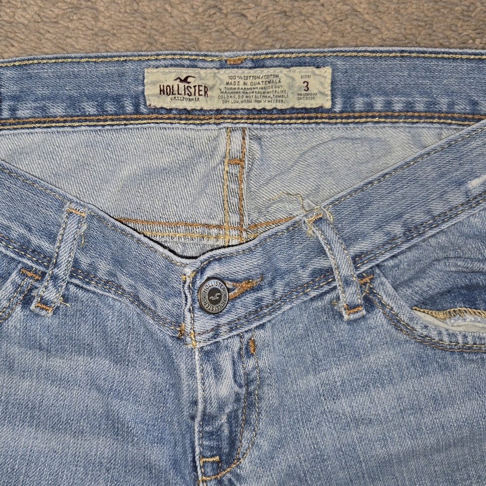 Hollister Blue Ankle Cropped Jeans with Distressed Details Size 3 - Picture 2 of 4